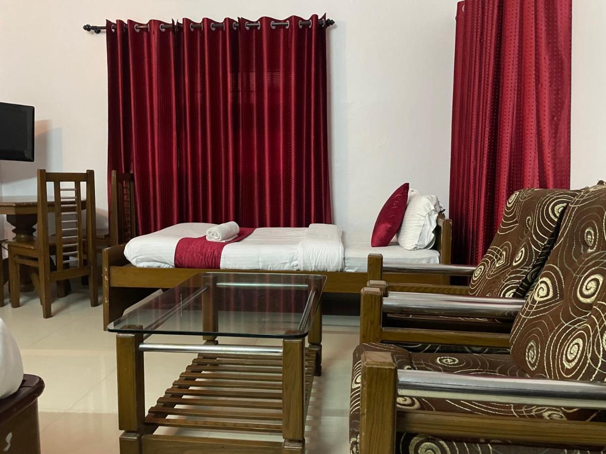 Hotel Caveri Madikeri Exterior photo