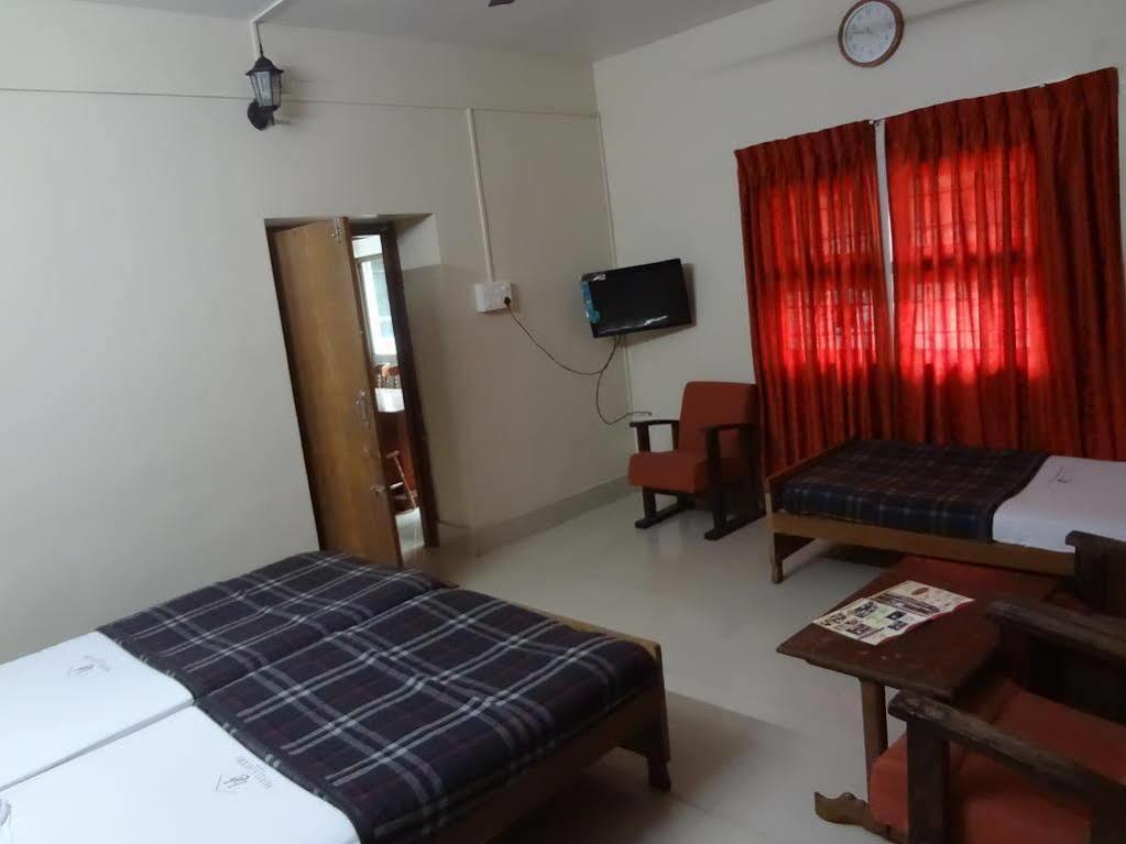Hotel Caveri Madikeri Exterior photo