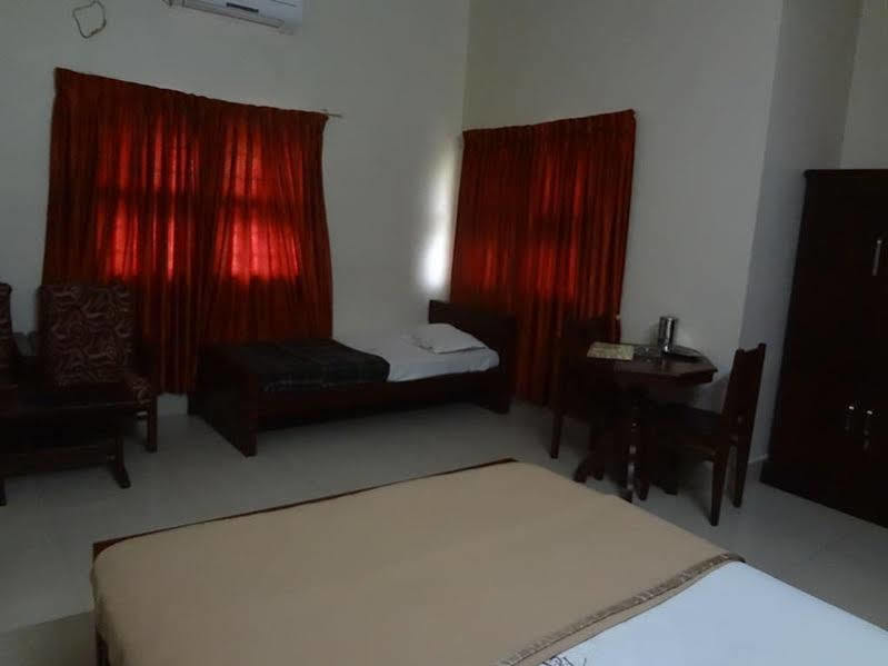 Hotel Caveri Madikeri Exterior photo